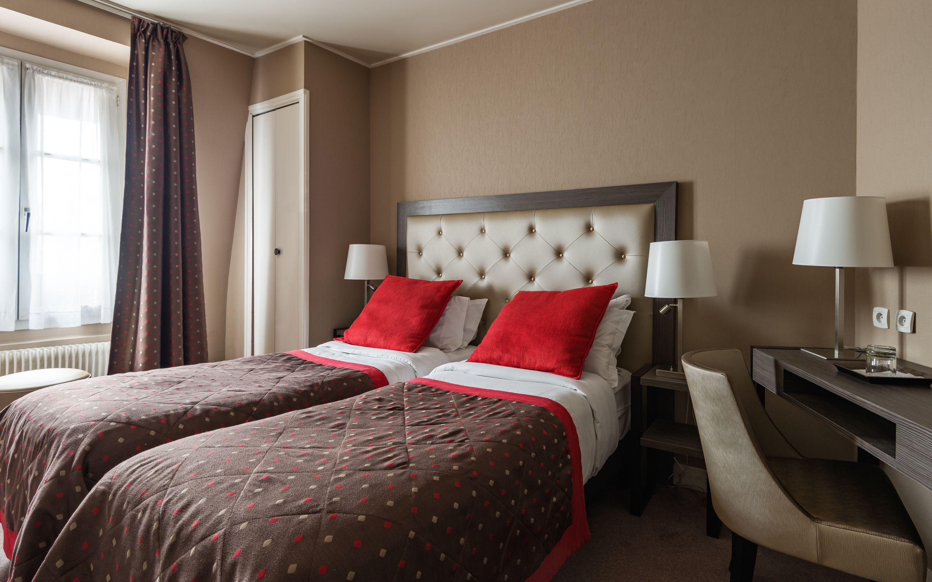 Two Connecting Double Rooms,180821262:JPEG